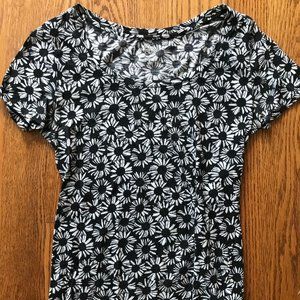 Urban Outfitters Fitted Daisy Tee